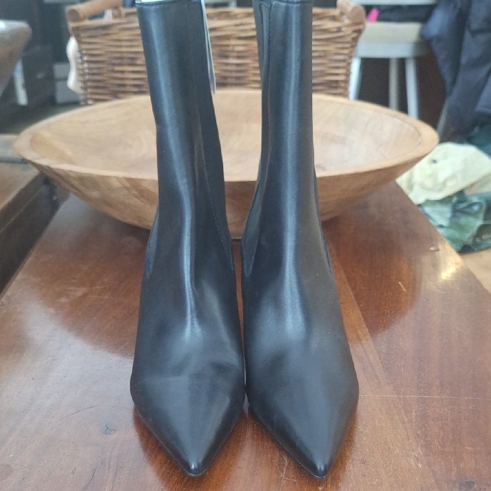 Elegant Black Leather Zara Women's Boots Size.8